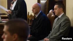 El mayordomo Paolo Gabriele durante el inicio del juicio en su contra.