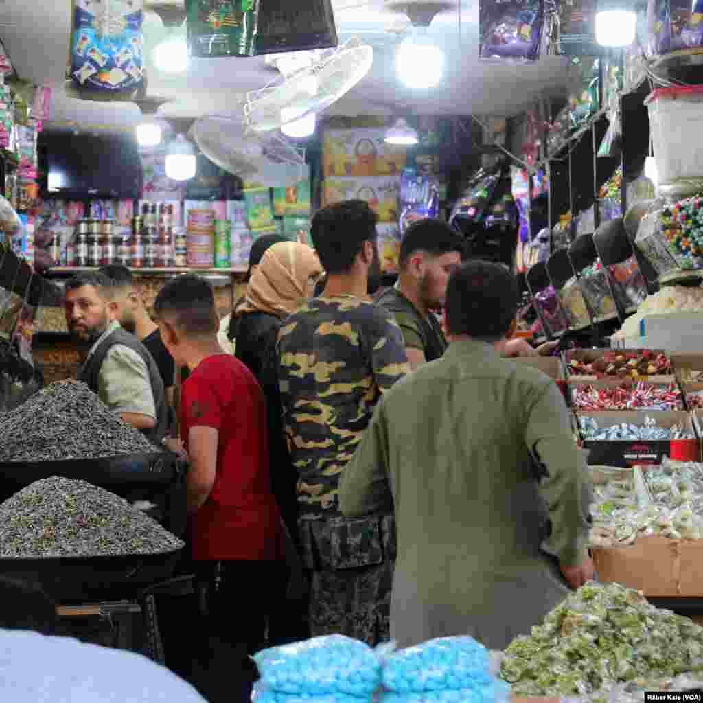 W&#234;ney&#234;n Dawiya Meha Remezan&#234; ji Bajar&#234; Reqa