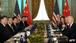 在亞太經合會領導人週期間，美國總統拜登與中國國家主席習近平在加州伍德塞德舉行雙邊峰會。 (2023年11月15日)