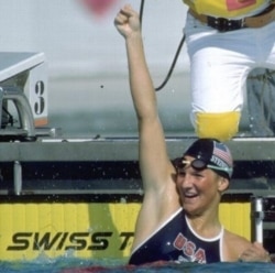 Carrie Bates, conocida entonces por su apellido de soltera Steinseifer, ganó tres medallas de oro en natación en los Juegos Olímpicos de 1984 en Los Ángeles.