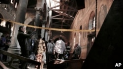 À l'intérieur de l'église attaquée, au centre du Caire, le 11 décembre 2016.