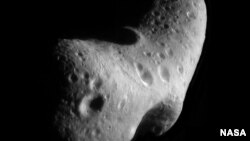 Imagem de um asteróide perto da Terra captada pela NASA
