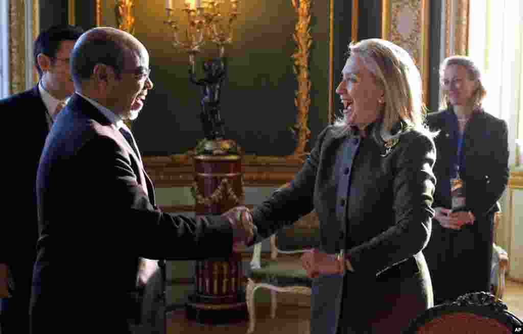 U.S. Secretary of State Hillary Clinton meets with Meles at the London Conference on Somalia, February 23, 2012.
