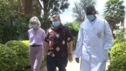 L'ambassadeur des USA visite le Dr Denis Mukwege à Bukavu, en RDC, le 16 avril 2021.