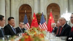 Rais Donald Trump na Rais wa China Xi Jinping wakati wa mazungumzo yao ya ushirikiano wa nchi hizo mbili katika mkutano wa G-20, Desemba 1, 2018, mjini Buenos Aires, Argentina.