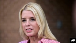 ဖလော်ရီဒါပြည်နယ် ရှေ့နေချုပ်ဟောင်း Pam Bondi (နိုဝင်ဘာ ၂၁၊ ၂၀၂၄)
