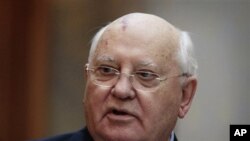 Prémio Nobel da Paz de 1990,Gorbachev é admirado no Ocidente.