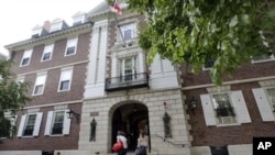 À espera de angolanos. Universidades americanas