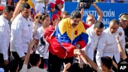 No se informó cuántos nuevos funcionarios venezolanos fueron sancionados con restricciones de visas a EE.UU.