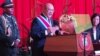 Presiden Suriname Desi Bouterse menyampaikan pidato pada pelantikan untuk masa jabatan kedua di Paramaribo, 12 Agustus 2015 (foto: dok).