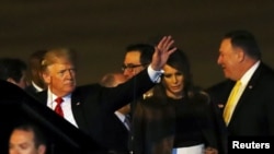 U.S. President Donald Trump and first lady Melania Trump arrive ahead of the G-20 leaders summit in Buenos Aires, Argentina Nov. 29, 2018. 