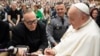 Beatificaciones y reuniones de cardenales: el papa se mantiene activo pese a su gravedad