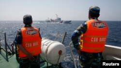 越南执法人员在南中国海监督中国海警船舰的行动（2014年5月16日）