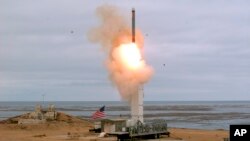 Sejak berakhirnya perjanjian INF antara AS-Rusia, Amerika telah menguji misil penjelajah bulan lalu, sementara Rusia mengembangkan misil hipersonik. 