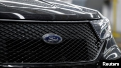 Corporate America, including automaker Ford, is quickly distancing itself from the defeated President Donald Trump. 