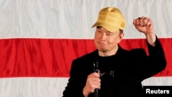 CEO Tesla dan pemilik X, Elon Musk, di America PAC Town Hall, Folsom, Pennsylvania, 17 Oktober 2024. (Foto: Reuters)