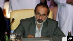 Maath al-Khatib, seorang ulama moderat, terpilih untuk memimpin Koalisi Nasional Suriah yang baru terbentuk untuk menggulingkan Presiden Bashar al-Assad (11/11).