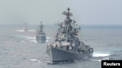 印度海军舰只游弋在印度南部港口金奈附近海域。（资料照）