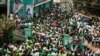  Plusieurs écoliers ont été blessés jeudi lorsqu'une rambarde s'est détachée dans un stade d'une ville du sud de la Sierra Leone où le président et sa femme participaient à une distribution de serviettes hygiéniques gratuites