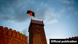 پرچم افغانستان در فراز ارگ ریاست جمهوری