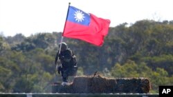 資料照片：台灣士兵在新竹縣參加軍事演習。 (2021年·月19日)
