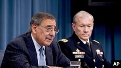Leon Panetta e o General Martin E. Dempsey
