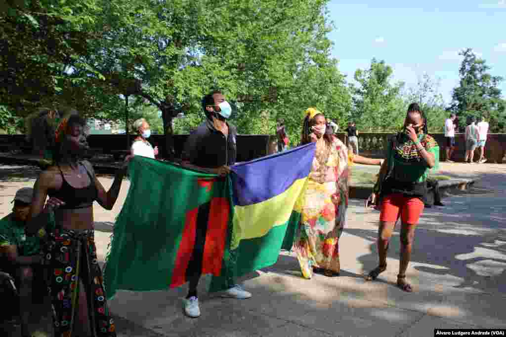 Manifestação da diáspora africana em Washington DC em solidariedade com o movimento Black Lives Matter.