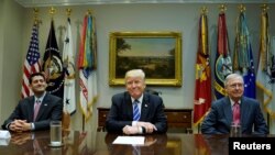 President Donald Trump meets with Speaker of the House Paul Ryan (R-WI) and Senate Majority Leader Mitch McConnell (R-KY) and other Republican Congressional leaders about tax reform at the White House in Washington, Sept. 5, 2017. 