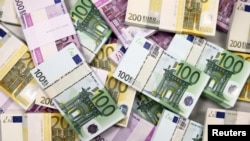 El fondo de ayuda aprobado por los ministros de finanzas asciende a más de medio billón de euros.