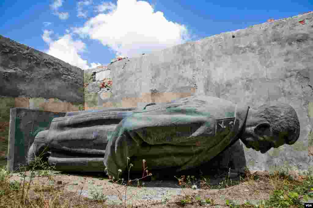After petitions and protests, Gori's City Council has allotted the money to erect the massive bronze Stalin statue in front of the Stalin Museum on December 21, the Soviet leader's birthday. (Vera Undritz for VOA)