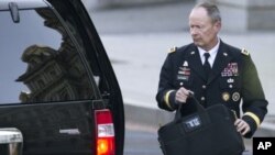 El general Keith Alexander tuvo que lidiar con las filtraciones hechas a la prensa por Edward Snowden.