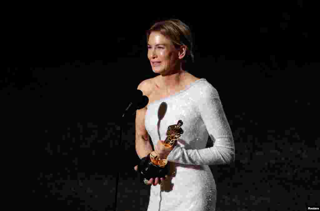 Renee Zellweger accepts the Oscar for Best Actress for "Judy" at the 92nd Academy Awards in Los Angeles, Calif., Feb. 9, 2020.
