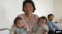 지난 2008년 유엔 산하 세계식량계획 WFP가 영양 지원을 받는 북한 함경북도 회령의 영유아 사진을 공개했다. (자료사진)