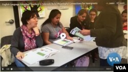 En Colorado, un grupo llamado "Intercambio" entrena voluntarios para enseñar inglés como segundo idioma a estudiantes inmigrantes