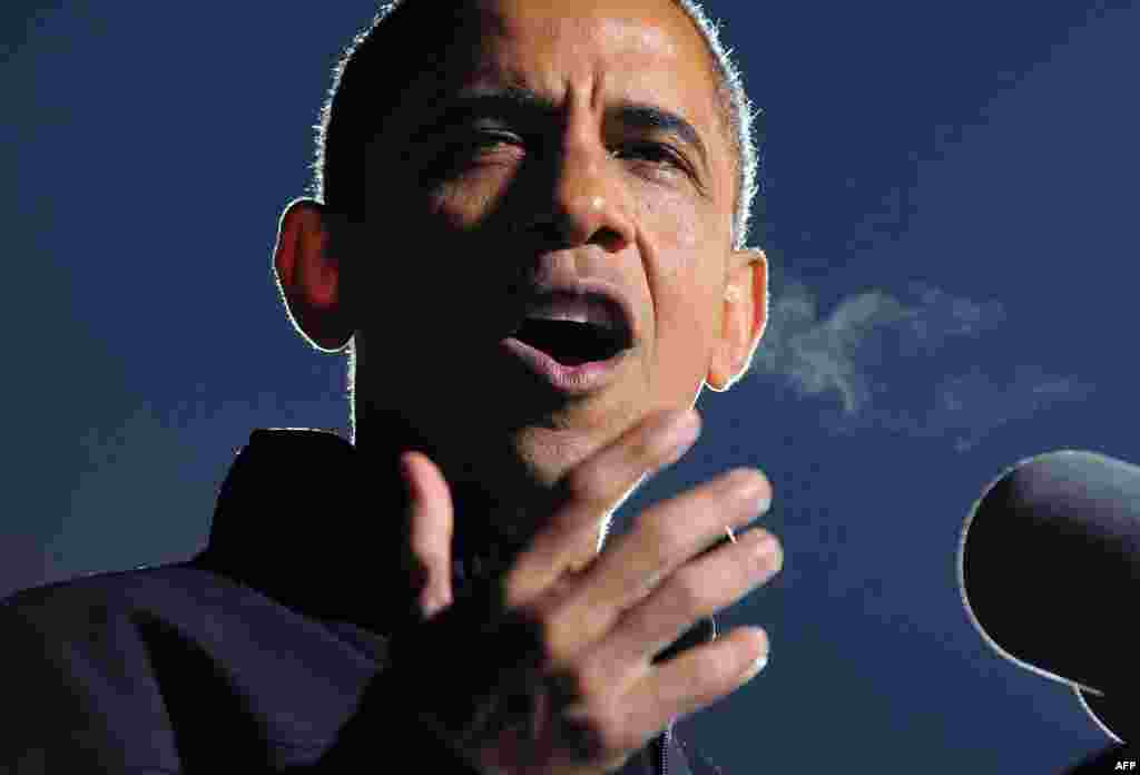 Prezident Barak Obama erta ovoz bergan. Natijalarni u bugun Chikagoda kuzatadi.