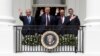 Dari kiri: PM Israel Benjamin Netanyahu, Presiden AS Donald Trump, Menlu Bahrain Abdullatif Al Zayani dan Menlu UEA Abdullah bin Zayed usai penandatangan perjanjian damai di Gedung Putih, Selasa (15/9). 