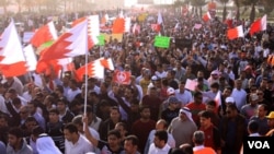 Demonstran anti-pemerintah di Bahrain yang kebanyakan dari warga muslim Syiah (foto: dok.).
