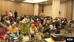 Peserta "Rabu Hijrah" di Hotel Maxone Jakarta, Rabu (20/2). (Foto: VOA/Ahmad Bhagaskoro)