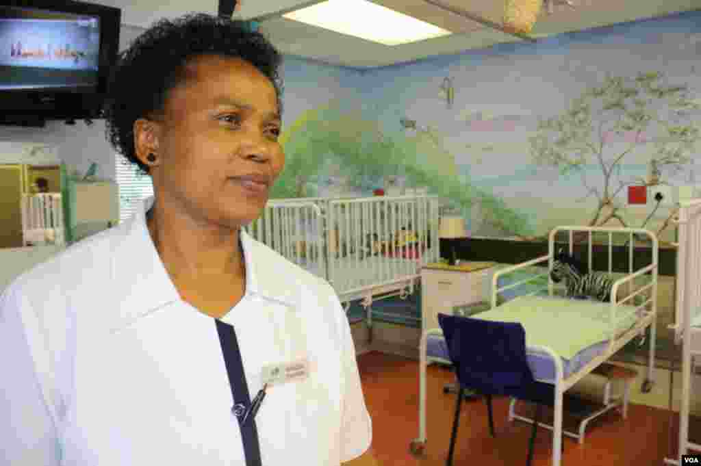Duduzile Tlhapane remembers a patient. “I learned so much from her. Whenever I feel weak in life, I think of her. She was a privilege. She made me believe in God.” (VOA / D.Taylor)