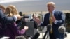 Presiden Donald Trump berbicara pada para reporter di South Lawn Gedung Putih, Washington, D.C., Sabtu, 22 Juni 2019 (foto: AP Photo/Susan Walsh)