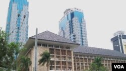 Gedung Bank Indonesia di Jakarta (foto: dok). Perbankan akhirnya menurunkan suku bunga pinjaman mengikuti penurunan BI rate.