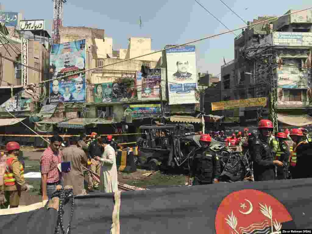 آئی جی پنجاب کے مطابق ابتدائی تحقیقات سے لگتا ہے کہ حملے میں سات کلو گرام سے زیادہ دھماکہ خیز مواد استعمال کیا گیا۔ انہوں نے کہا کہ اگر حملہ آور دربار کے اندر داخل ہونے میں کامیاب ہوجاتا تو زیادہ جانی نقصان ہوسکتا تھا۔