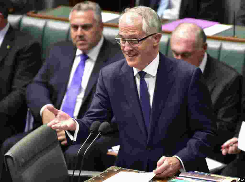 Malcolm Turnbull makes an address at Parliament after he was sworn in as prime minister in Canberra, Australia, Sept. 15, 2015. 