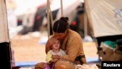 Kamp darurat pengungsi etnis Yazidi di Gunung Sinjar, Irak utara.