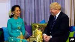 ၀န်ကြီး Boris Johnson ၂၀၁၇ ဇန်နဝါရီတုန်းက မြန်မာနိုင်ငံကို လည်ပတ်စဉ် 