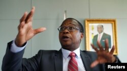 Umpathintambo wezemali uMnu. Mthuli Ncube . 