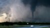 Tornado golpea pueblo de Oklahoma por segunda vez en cinco semanas, deja un muerto