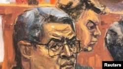 ARCHIVO - El expresidente de Honduras Juan Orlando Hernández asiste a su juicio por cargos de tráfico de drogas en EEUU en un tribunal federal en el distrito de Manhattan de la ciudad de Nueva York, el 7 de marzo de 2024 en este boceto de la sala del tribunal. 