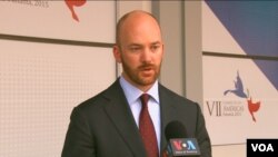 Justin Thomas - Vocero del Departamento de Estado