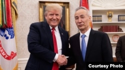 美国总统川普双边谈判前在白宫会见刘鹤 (川普推特)